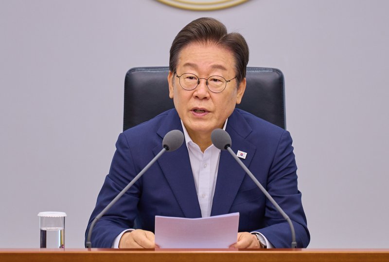 이재명 대통령이 30일 서울 용산 대통령실 청사에서 열린 비상경제점검 태스크 포스(TF) 3차 회의에서 발언을 하고 있다. (대통령실 제공. 재판매 및 DB금지) 2025.7.30/뉴스1 ⓒ News1 이재명 기자
