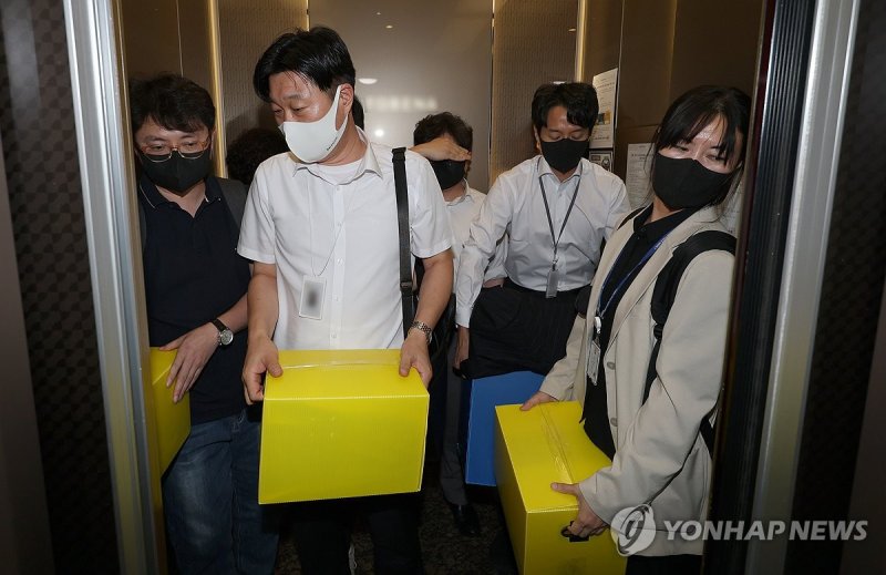 이준석 대표 자택 압수수색 마친 김건희 특검 (출처=연합뉴스)