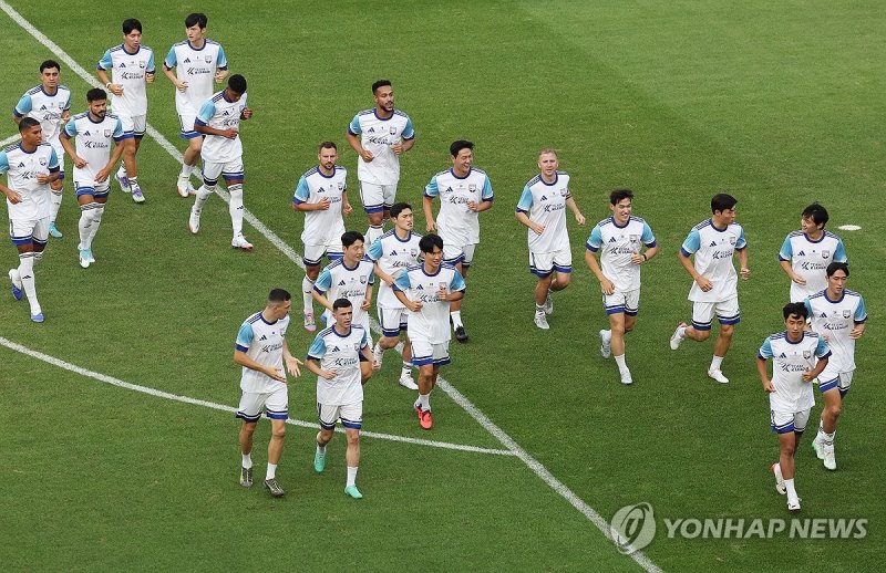 뉴캐슬 유나이티드전 앞두고 훈련하는 선수들 (출처=연합뉴스)