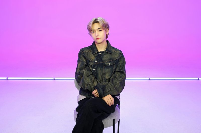 방탄소년단 뷔, 일부 팬들 무질서에 "공항 우리 것 아냐"