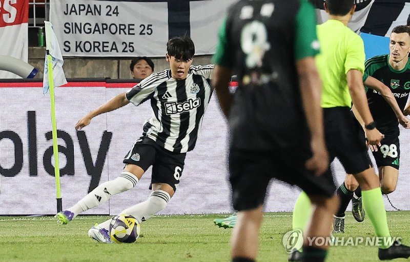 드리블하는 박승수 (출처=연합뉴스)