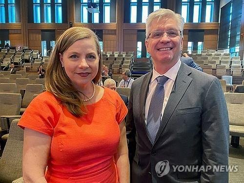 미 연준의 보먼 부의장(왼쪽)과 월러 이사 (출처=연합뉴스)