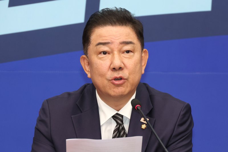 김병기 더불어민주당 대표 직무대행 겸 원내대표. ⓒ News1 이광호 기자