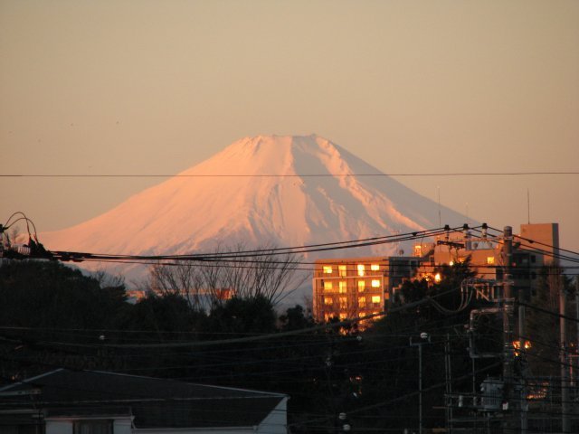후지산. (출처: Hvhv, Public domain, via Wikimedia Commons)