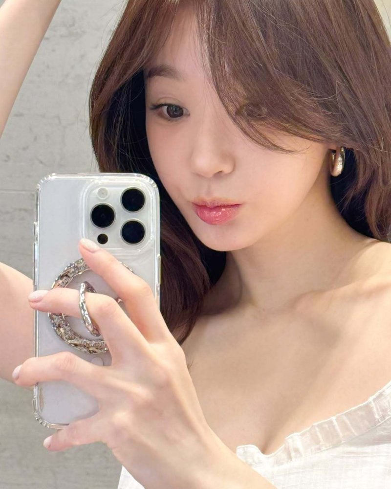 강민경, 얇아도 너무 얇은 한줌 허리…광채 비주얼까지 [N샷]
