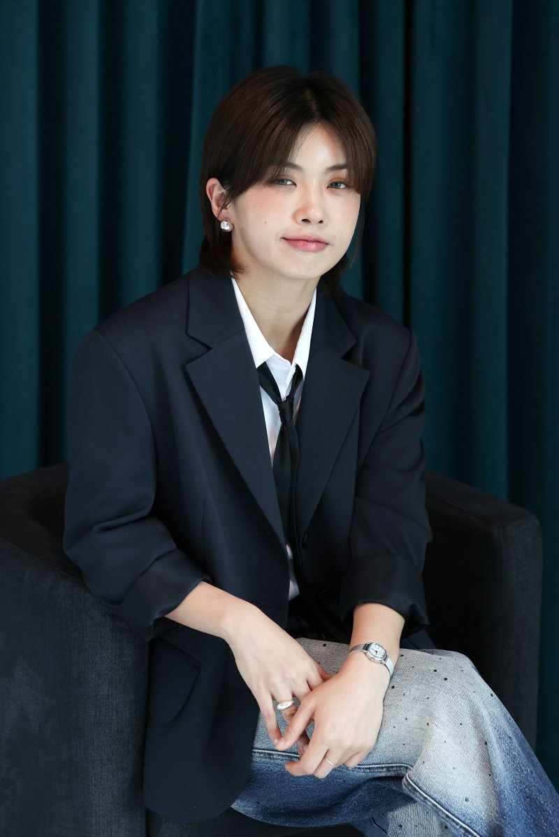 [서울=뉴시스] 김선웅 기자 = 뮤지컬 프리다의 레플레하 역으로 출연하는 댄서 아이키가 31일 서울 강남구 EMK뮤지컬컴퍼니에서 뉴시스와 인터뷰를 갖고 사진촬영을 하고 있다. 2025.07.31. mangusta@newsis.com