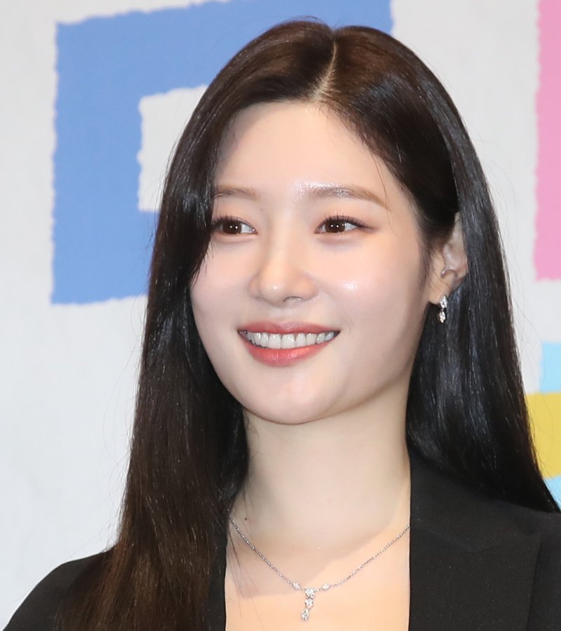 '에스콰이어' 정채연 "첫 전문직 새롭고 떨려, 공부하듯 대본 봐"