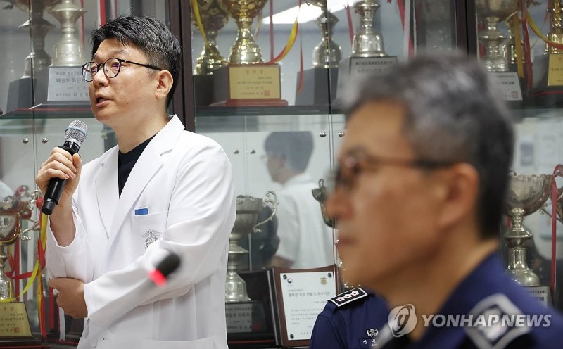 의원 질문에 답하는 서울구치소 의료과장 (출처=연합뉴스)