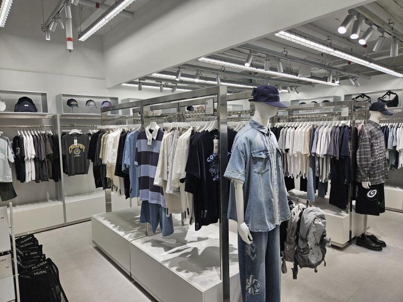 무신사 스토어 강남 내부 모습.ⓒ 뉴스1/김진희 기자.