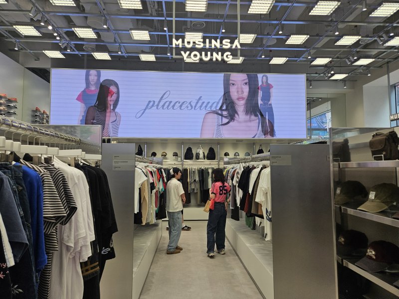 무신사 스토어 강남 내부 모습.ⓒ 뉴스1/김진희 기자.