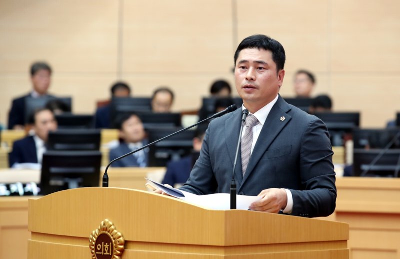 [무안=뉴시스] 임형석 전남도의원이 12일 임시회 본회의에서 도정질문을 하고 있다. (사진=전남도의회 제공) photo@newsis.com *재판매 및 DB 금지