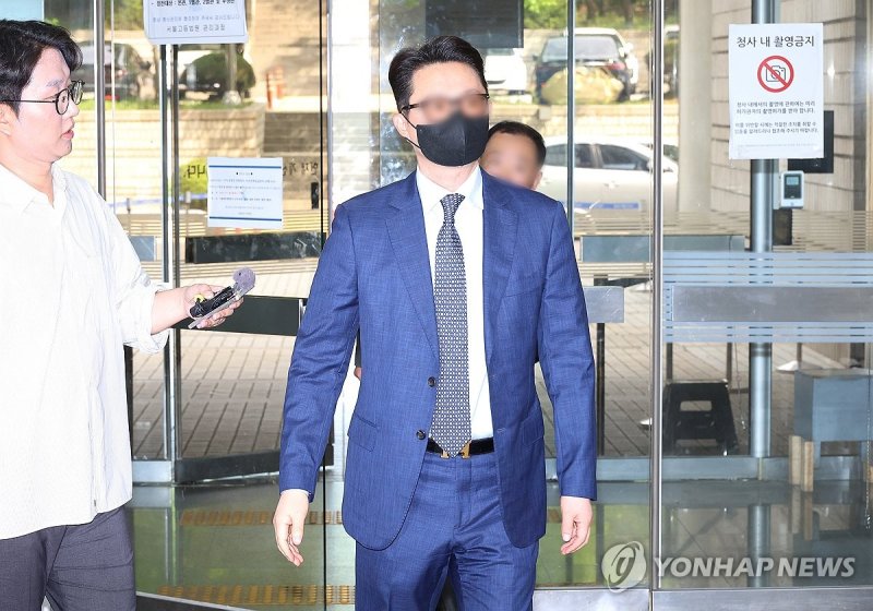 법원 출석하는 전 통일교 세계본부장 (출처=연합뉴스)