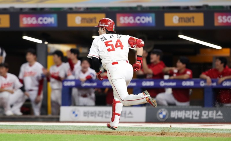 최지훈, 6시즌 연속 100안타 (출처=연합뉴스)