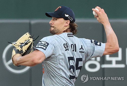 헬스장 직원이 집까지 찾아와… 한화 유명 투수 아내, 불편 호소