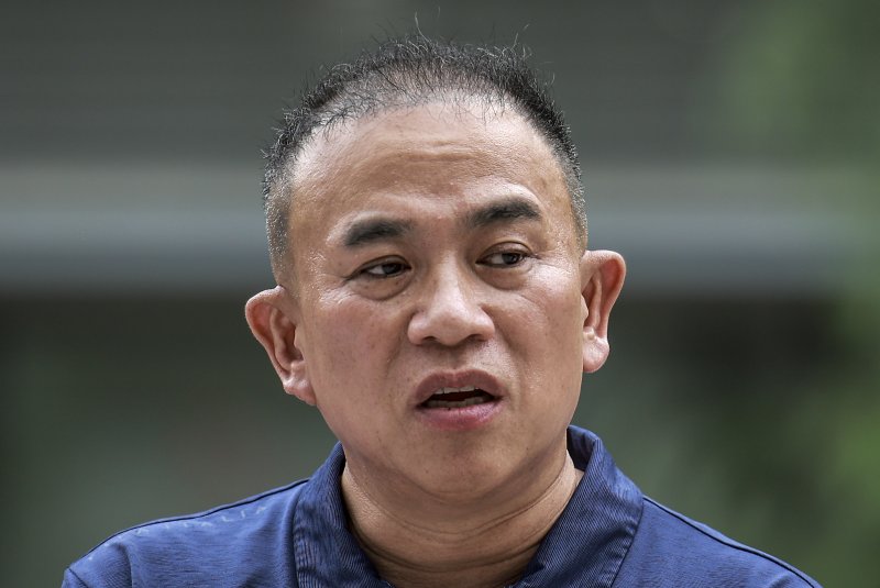[서울=뉴시스] 정병혁 기자 = 공천개입 의혹 및 여론조사 조작 의혹을 받고 있는 명태균 씨가 31일 서울 종로구 김건희 특검팀(특별검사 민중기) 사무실로 조사를 받기 위해 출석하며 취재진 질문에 답하고 있다. 2025.07.31. jhope@newsis.com