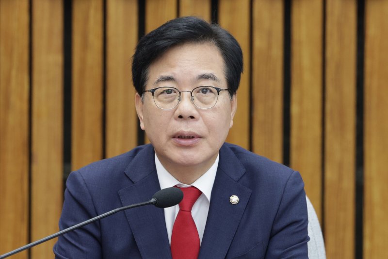 바카라사이트 쿠폰 국민의힘 비상대책위원장 겸 원내대표가 31일 서울 여의도 국회 소통관에서 열린 외국인 부동산 실태 점검 및 역차별 방지 토론회에서 발언하고 있다. 2025.7.31/바카라사이트 쿠폰1 ⓒ News1 신웅수 기자