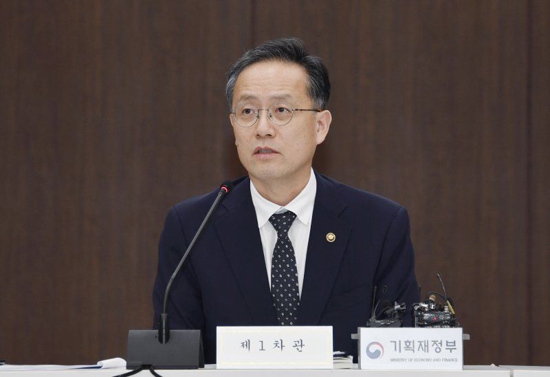 이형일 기획재정부 차관이 31일 서울 중구 은행회관에서 열린 '제58차 세제발전심의위원회'에 참석해 모두발언을 하고 있다. (기획재정부 제공. 재판매 및 DB 금지) 2025.7.31/뉴스1