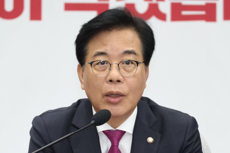 송언석 국민의힘 비상대책위원장 겸 원내대표가 1일 오전 서울 여의도 국회에서 열린 원내대책회의에서 발언하고 있다. 2025.8.1/뉴스1 ⓒ News1 이광호 기자