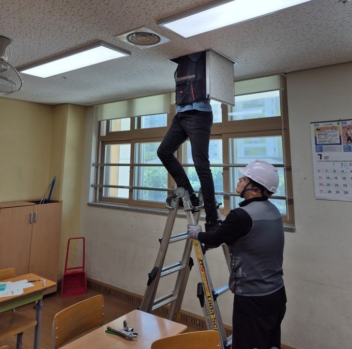 [대구=뉴시스]대구 196개교 천장형 공기순환기 바카라사이트 홈런 교체…5억8000만원 투입(사진=대구교육청 제공) photo@newsis.com *재판매 및 DB 금지