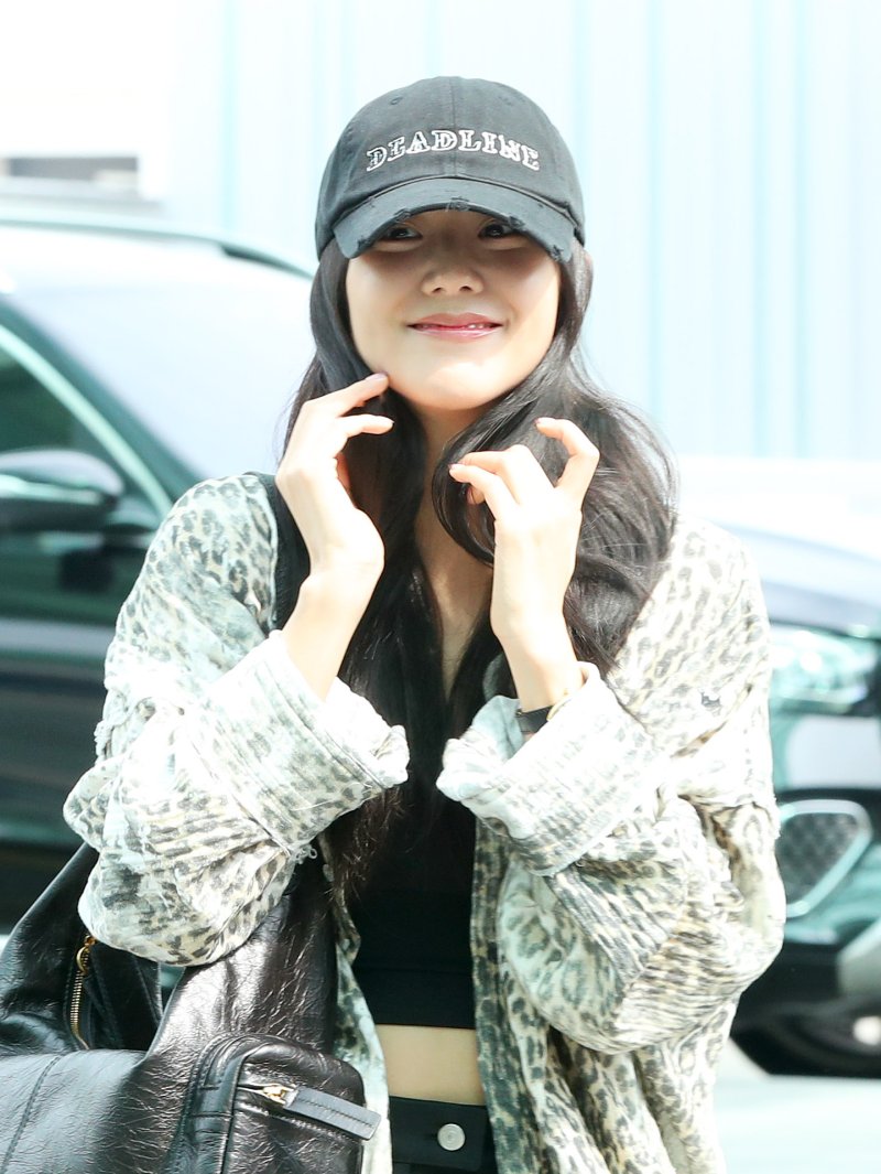 파리로 떠나는 블랙핑크 제니-지수, 드레스코드는 '블랙' [뉴시스Pic]