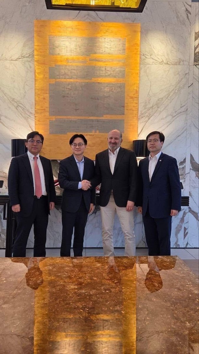 뉴욕에서 러트닉 장관과 2시간에 걸쳐 2차 협상을 마친 뒤 함께 찍은 사진 (출처=연합뉴스)