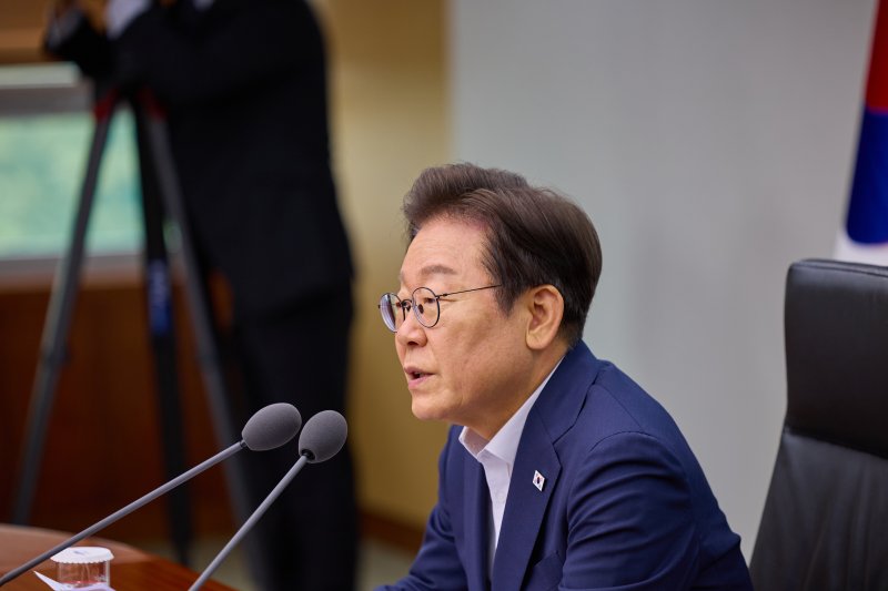 이재명 대통령이 지난달 30일 서울 용산 대통령실 청사에서 열린 비상경제점검 태스크 포스(TF) 3차 회의에서 발언을 하고 있다. (이재명 대통령 SNS. 재판매 및 DB 금지)/뉴스1 ⓒ News1 허경 기자