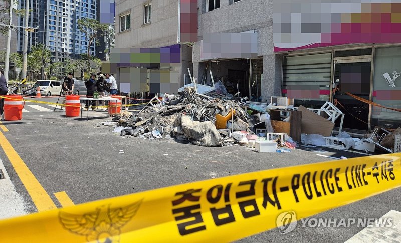 창원 건물 천장 붕괴로 4명 사상 (출처=연합뉴스)