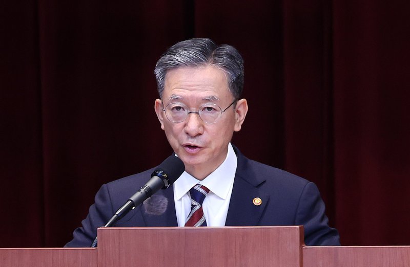 정성호 법무부 장관이 1일 경기 과천 정부과천청사 법무부에서 열린 2025 하반기 신임검사 임관식에서 인사말을 하고 있다. 2025.8.1/뉴스1 ⓒ News1 박지혜 기자