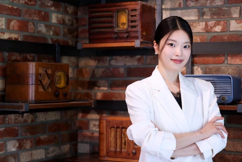 한국 창작 뮤지컬 '스웨그에이지 외쳐,조선!'에서 '진' 역을 맡은 뮤지컬 배우 김수하가 1일 오후 서울 종로구 삼청동 라디오M에서 열린 뉴스1과의 인터뷰에 앞서 포즈를 취하고 있다. 2025.8.1/뉴스1 ⓒ News1 김성진 기자