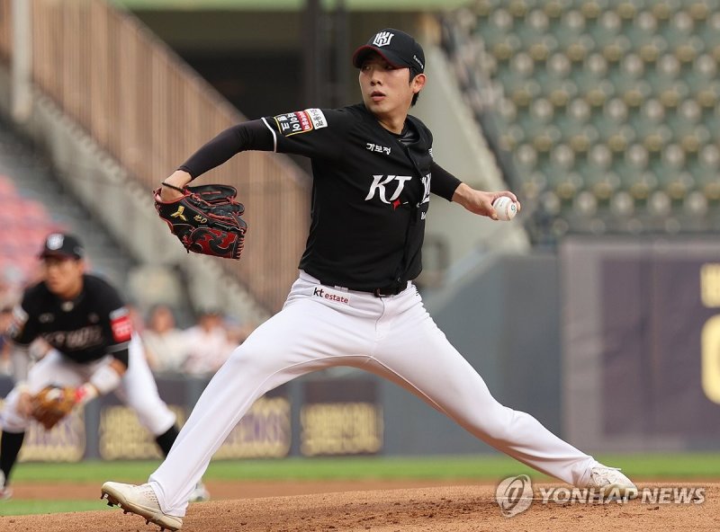 역투하는 오원석 (출처=연합뉴스)