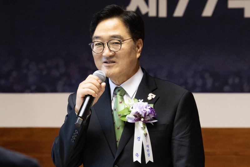 우원식 국회의장이 17일 오전 서울 여의도 국회 사랑재에서 열린 제77주년 제헌절 경축 오찬에서 모두발언을 하고 있다. 2025.7.17/뉴스1 ⓒ News1 국회사진기자단