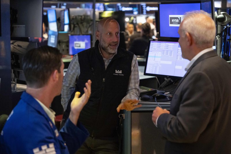 뉴욕 증시가 4일(현지시간) 큰 폭의 상승세로 돌아서며 강한 회복 탄력성을 보여줬다. 이날 M7 빅테크 가운데 아마존만 빼고 모두 올랐고, 특히 엔비디아는 180달러로 마감하며 사상 최고 기록을 경신했다. AP 뉴시스