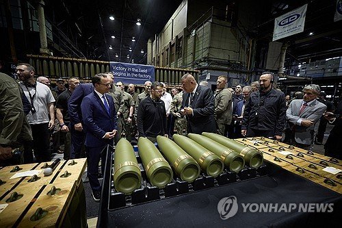 우크라이나에 지원되는 미국산 무기 (출처=연합뉴스)
