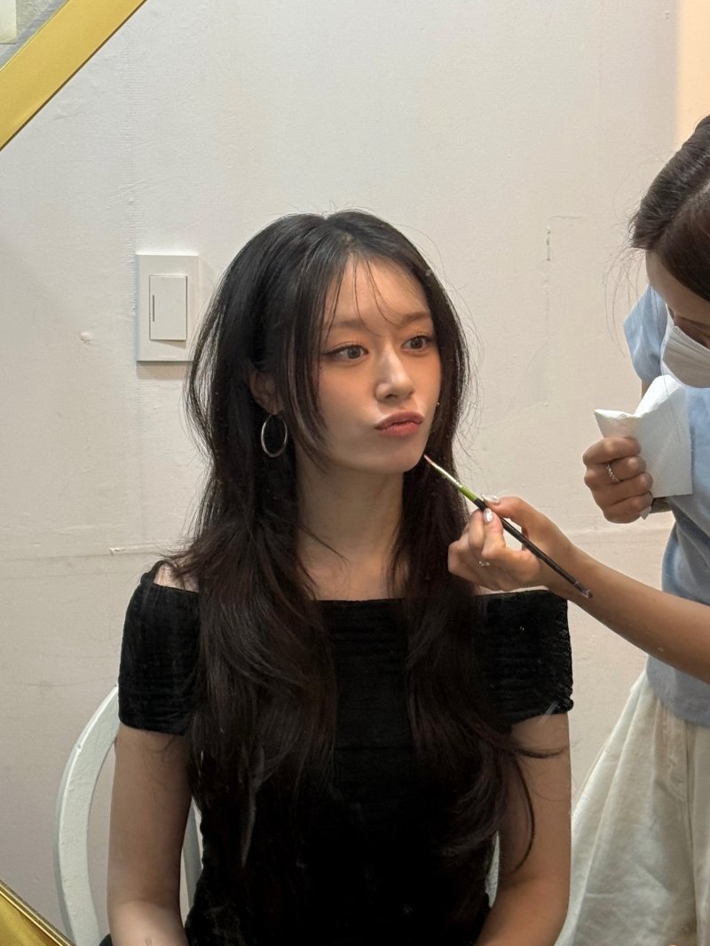 지연, 이혼 후 더 물오른 미모…화려한 이목구비 [N샷]