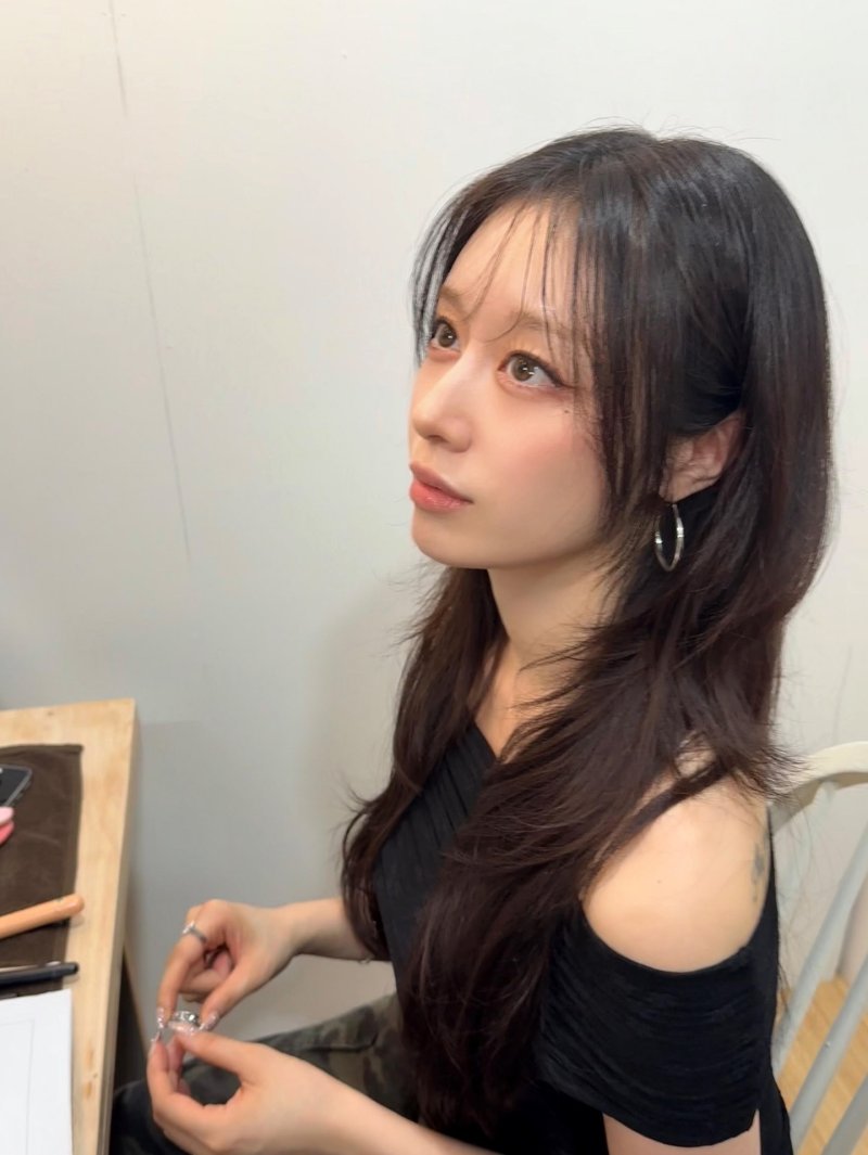 지연, 이혼 후 더 물오른 미모…화려한 이목구비 [N샷]
