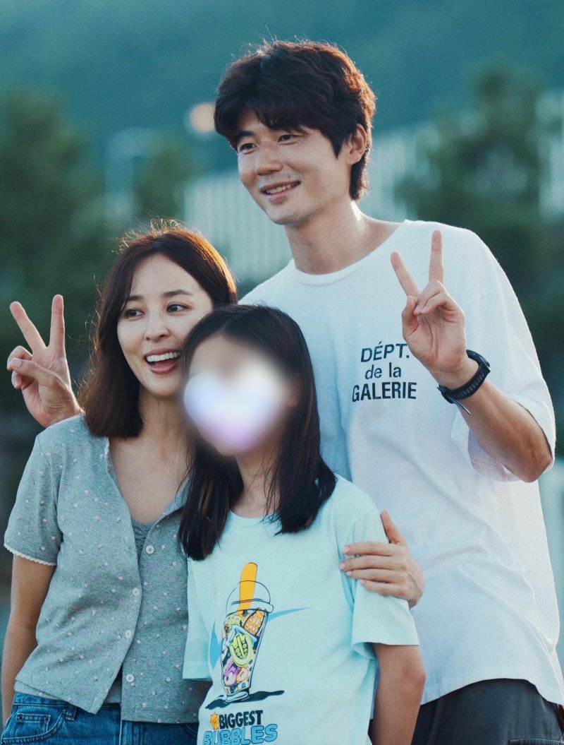 '기성용♥' 한혜진, 10살 붕어빵 딸 공개…아이돌 미모