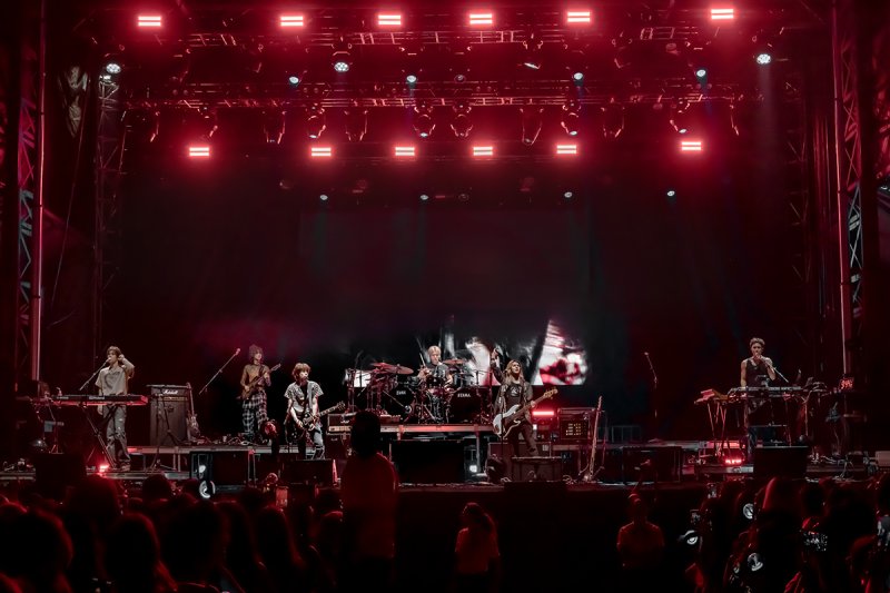 엑스디너리 히어로즈, 美 '롤라팔루자' 달궜다