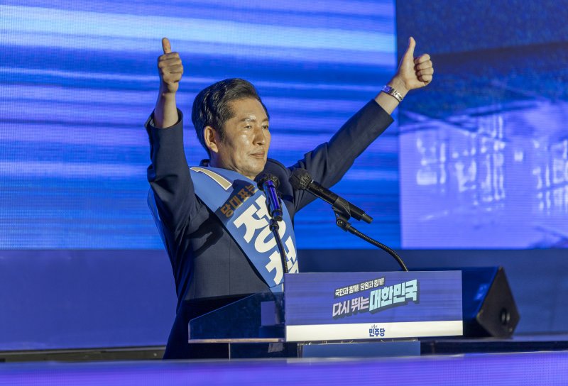 정청래 더불어민주당 당대표 후보가 2일 경기 고양시 킨텍스에서 열린 제2차 임시전국당원대회에서 정견발표를 하고 있다. (공동취재). 2025.8.2/뉴스1 ⓒ News1 유승관 기자