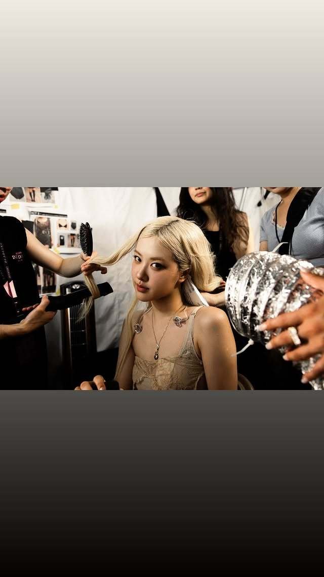 로제, 뉴욕 공연서 무대 위 요염 자태…수만명 홀린 비주얼 [N샷]