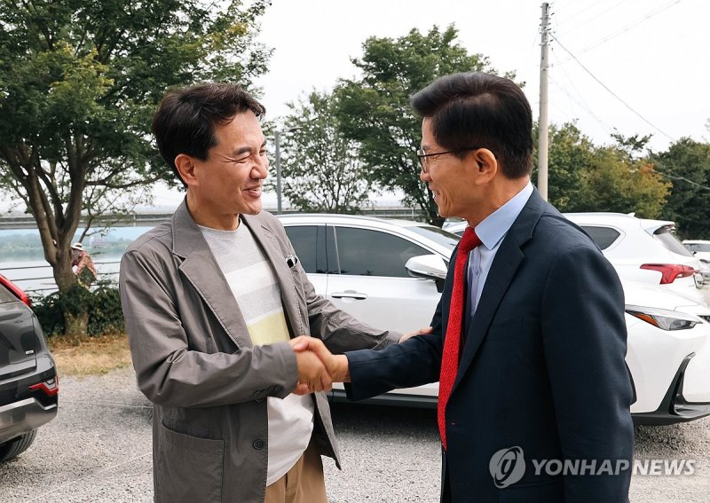 김진태 강원지사와 만난 김문수 후보 (출처=연합뉴스)