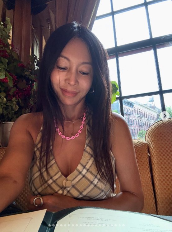 '62세' 황신혜, 여행 중 여신 미모에 볼륨감까지 "행복했던 밤"