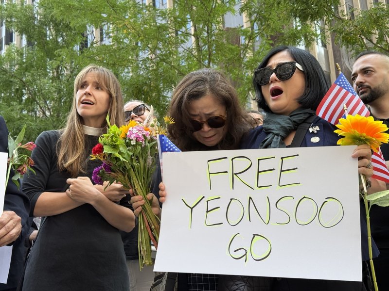 고연수씨 석방 촉구 기자회견 참석자들 (출처=연합뉴스)