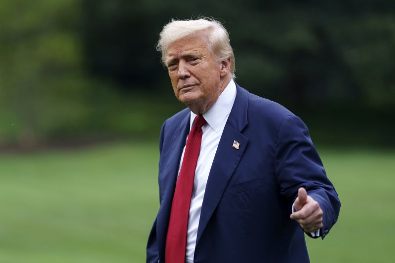 李, 트럼프 '안보 청구서' 대응전략 짠다… 골프외교도 검토 [무르익는 한미 정상회담]