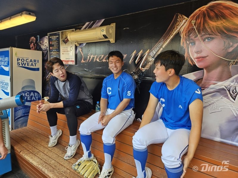 NC 다이노스 박건우가 지역 야구 꿈나무들에게 잊지 못할 추억을 선물했다.(NC 다이노스 제공)