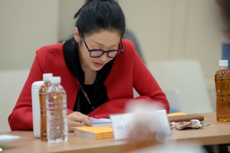 고현정, 잔혹 연쇄살인마 파격 변신…'사마귀' 리딩서 소름 열연