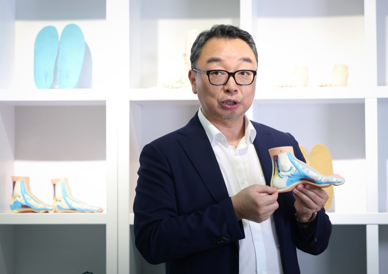 이태용 이화여자대학교 엘텍공과대학 교수가 18일 오후 서울 서대문구 이화여대에서 뉴스1과 인터뷰를 하고 있다. ⓒ News1 권현진 기자