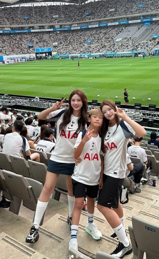 [서울=뉴시스] 라이브 바카라사이트, 이시안, 이재아. (사진=라이브 바카라사이트 인스타그램 캡처) 2025.08.04. photo@newsis.com *재판매 및 DB 금지