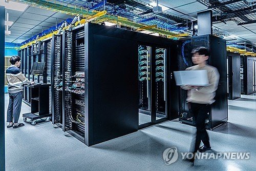 SK텔레콤, '에이닷 엑스 4.0' 지식형 모델 오픈소스로 공개 (출처=연합뉴스)