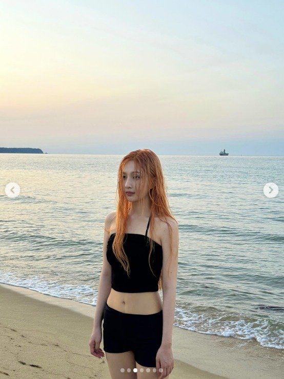 오렌지 헤어에 주근깨…레드벨벳 조이, 수영복 입은 '여름 여신'