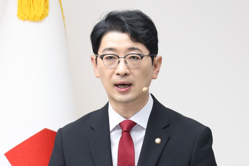 사설 바카라 국민의힘 당대표 후보가 3일 오후 서울 여의도 중앙당사에서 열린 제6차 전당대회 후보자 비전대회에서 비전발표를 하고 있다. 2025.8.3/사설 바카라1 ⓒ News1 이광호 기자